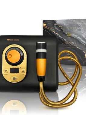 Below Zero Cyberspace Cooling Treatment Device - Black & Gold